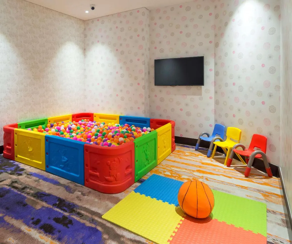 Sports and Entertainment, Canal Central Hotel, Dubai