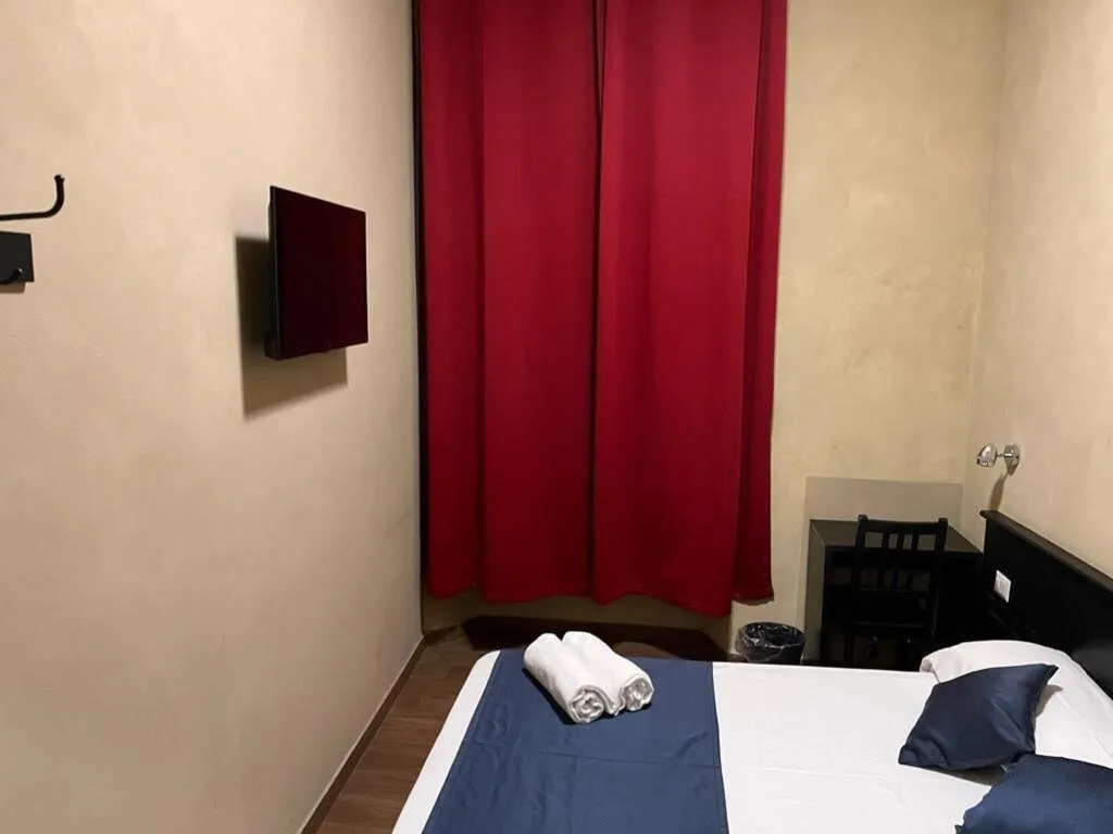 SINGLE WITH SHARED BATHROOM Room, Hotel Corvetto, Milan