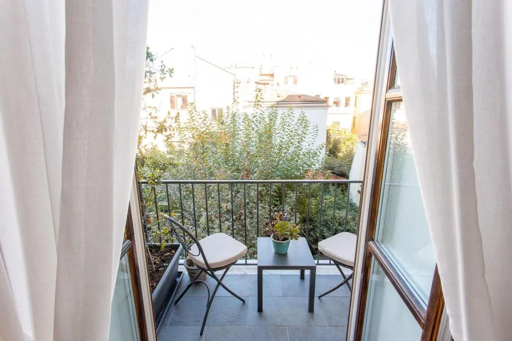 DOUBLE SUPERIOR GARDEN VIEW Room, Accademia 39, Naples
