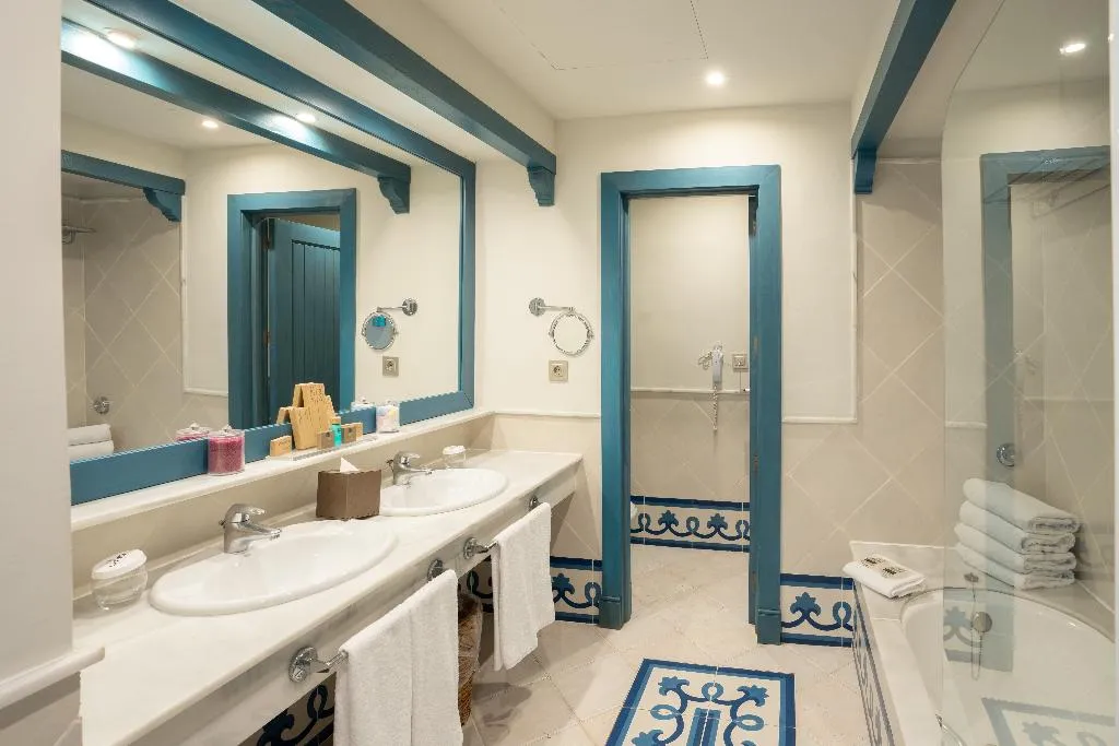 JUNIOR SUITE CLUB Room, Hotel LIVVO Volcan Lanzarote, Lanzarote