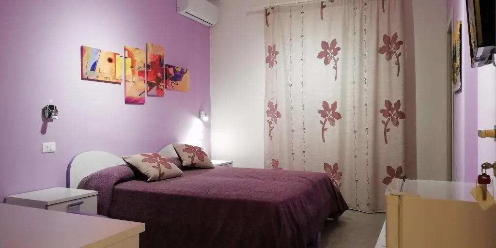 Room, La Roccia Bianca B&B, Catania