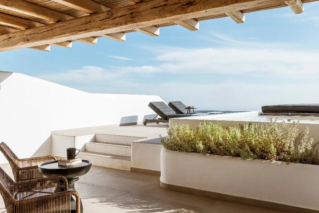 SUITE GRAND Room, NERO Boutique Hotel, Santorini