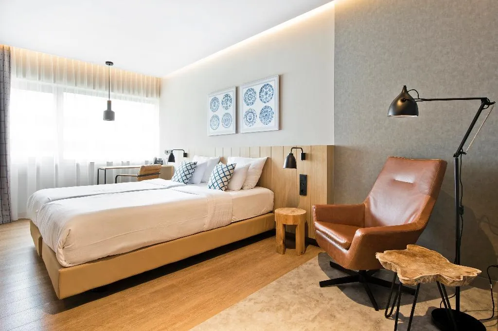 Double or Twin STANDARD Room, Urban Lodge Hotel, Amsterdam
