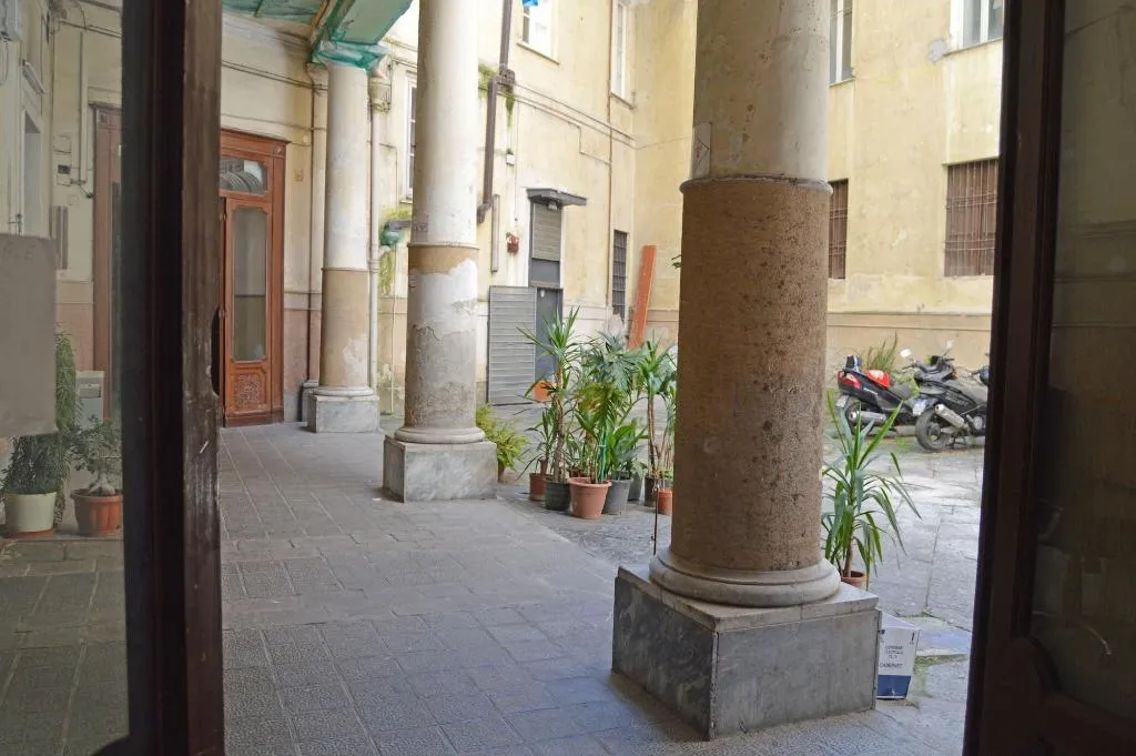 General view, B&B Central Station Napoli, Naples
