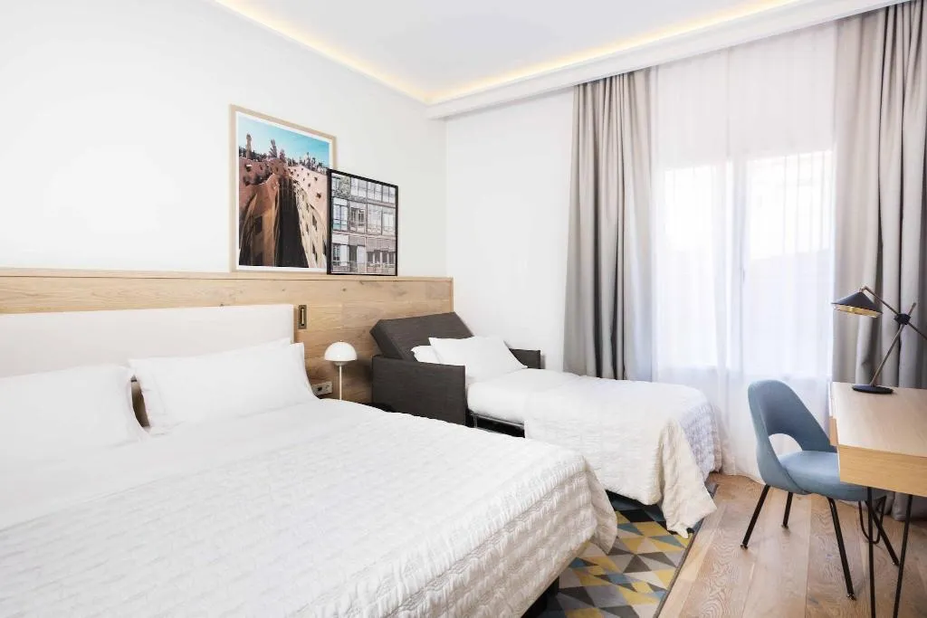 Room, Le Meridien Barcelona, Barcelona