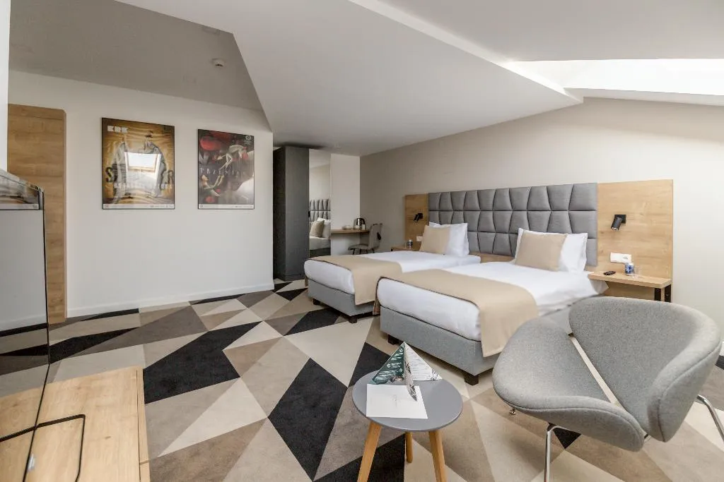 Double or Twin STANDARD Room, Lwowska1, Krakow