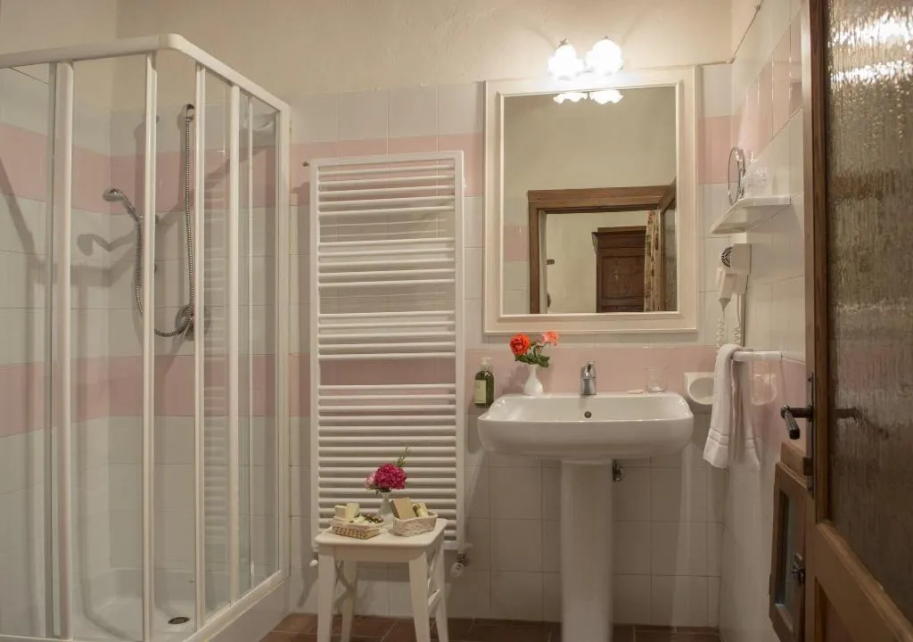 DOUBLE ONE BED Room, Belvedere Di San Leonino, Florence
