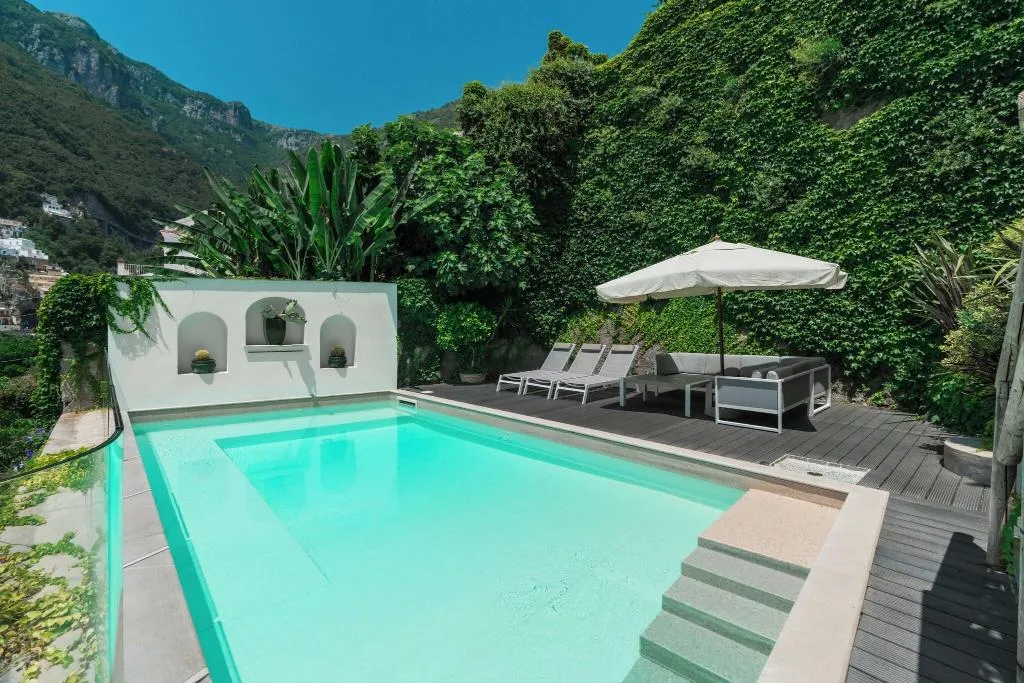 SUITE WITH PRIVATE POOL Room, Villa Magia, Naples