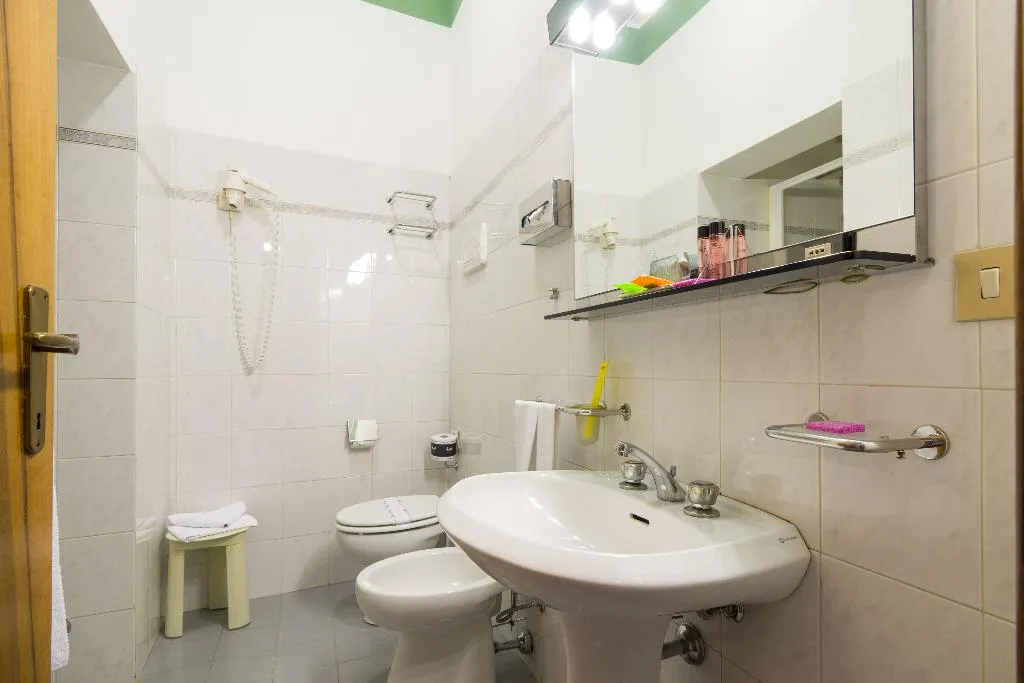 DOUBLE STANDARD Room, Carrobbio, Milan