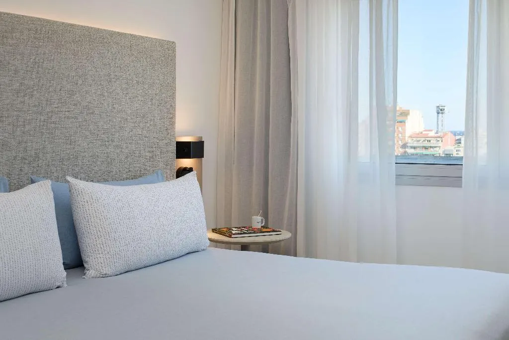 JUNIOR SUITE STANDARD Room, INNSiDE by Meliá Barcelona Apolo, Barcelona