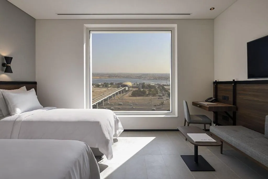 Double or Twin DELUXE Room, Form Hotel Dubai, Dubai