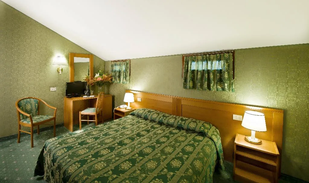 DOUBLE STANDARD Room, Spagna, Venice