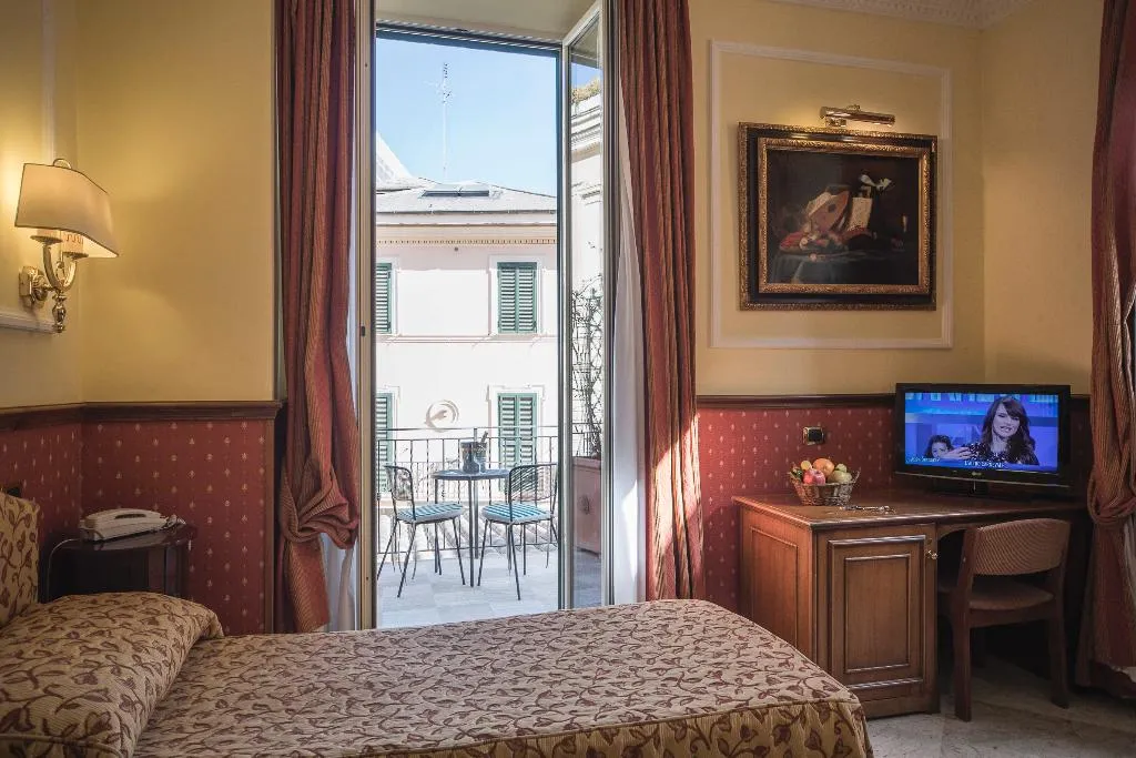 Room, Donatello, Rome
