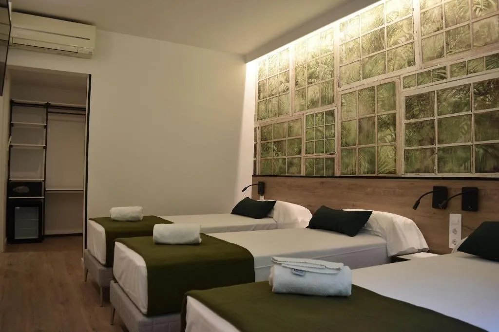 TRIPLE WITH VIEWS Room, Casp Green House, Barcelona