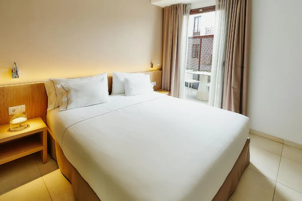 DOUBLE WITH TERRACE Room, Hotel Arrey Alella, Barcelona
