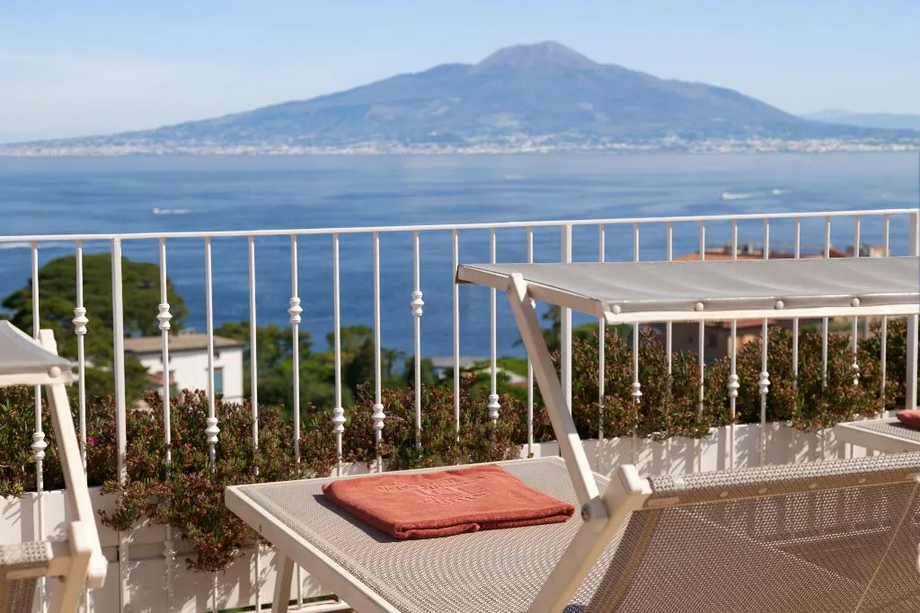 Terrace, Grand Hotel De La Ville, Naples
