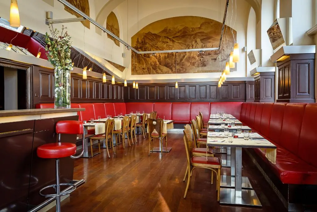 Bar, Regina, Vienna