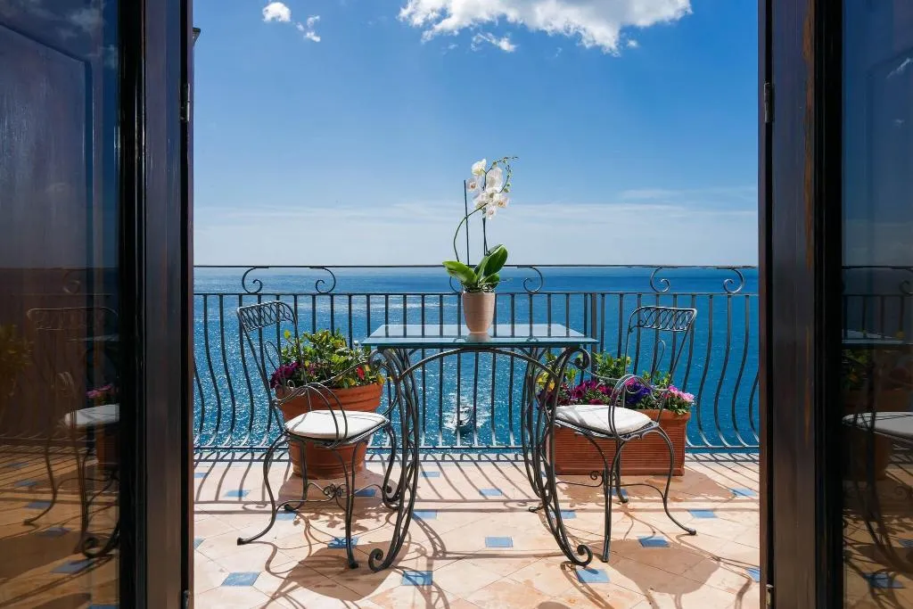 DOUBLE SUPERIOR SEA VIEW Room, Miramare, Naples