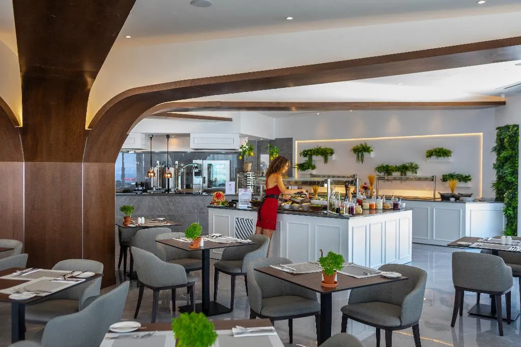 Restaurant, Leonardo Crystal Cove Hotel and Spa by the Sea, Cyprus