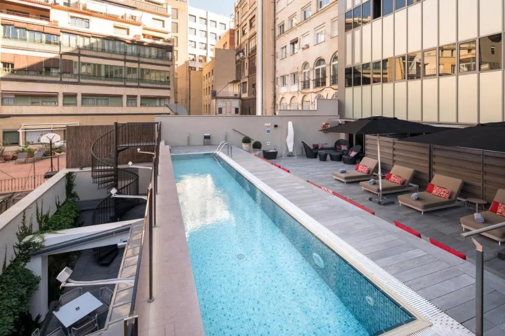 Pool, Catalonia Square, Barcelona