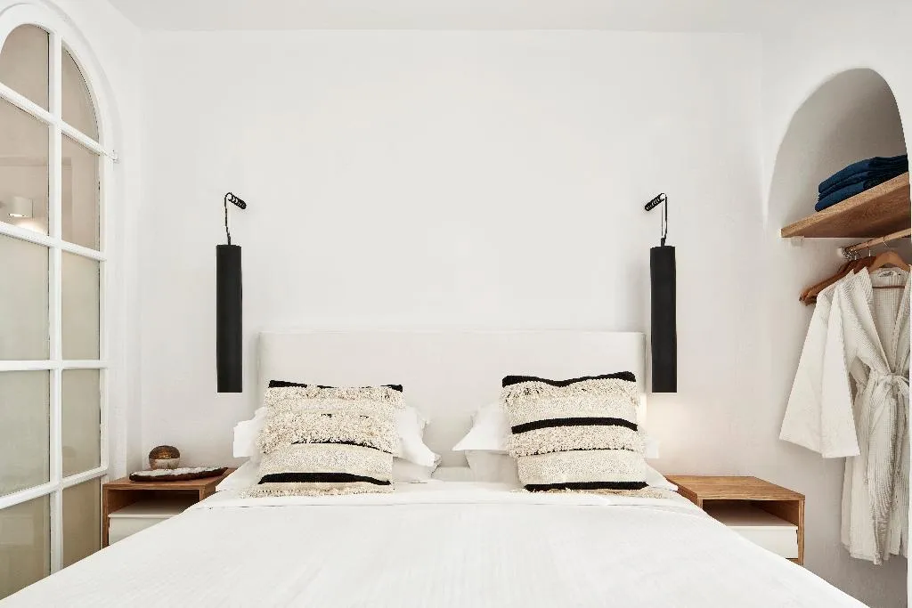 SUITE DELUXE Room, Heavens Edge by Mr and Mrs White, Santorini