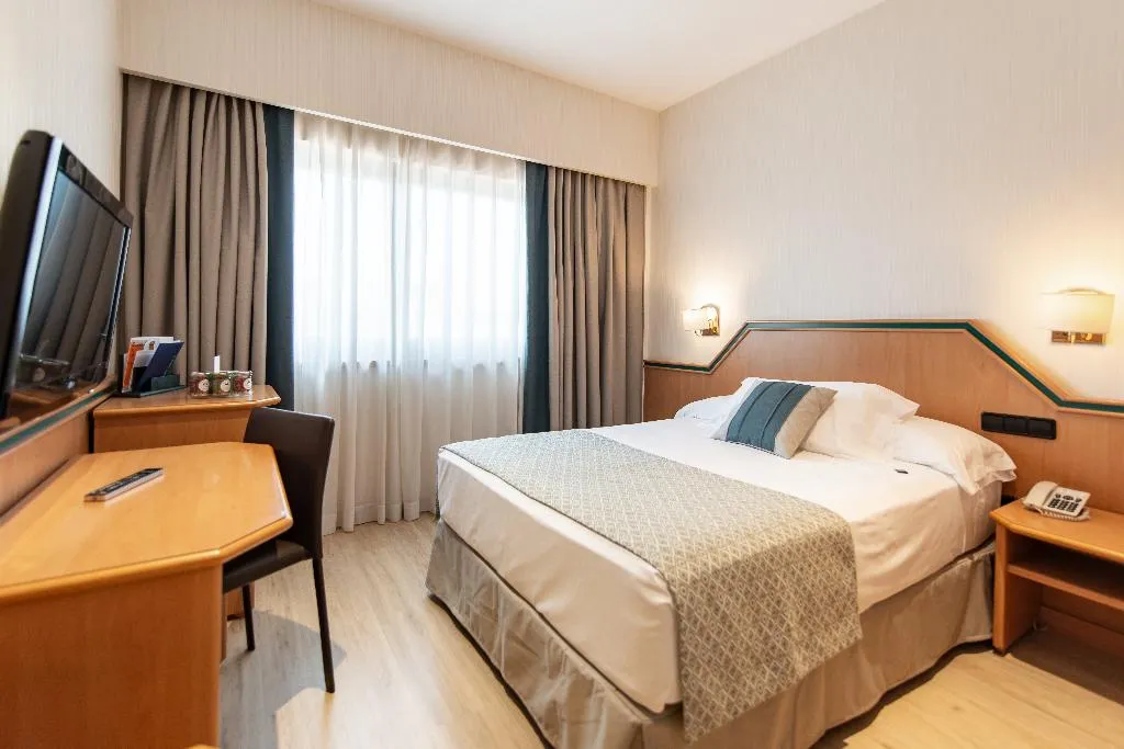 SINGLE STANDARD Room, Santos Praga, Madrid