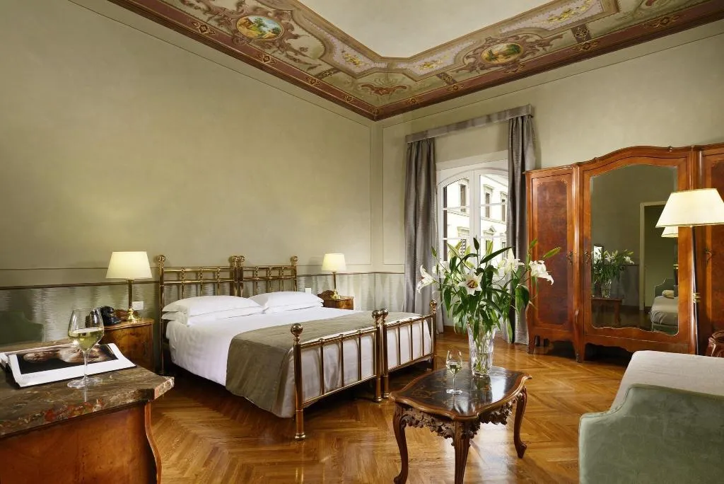 FAMILY ROOM CAPACITY 5 Room, Pendini, Florence