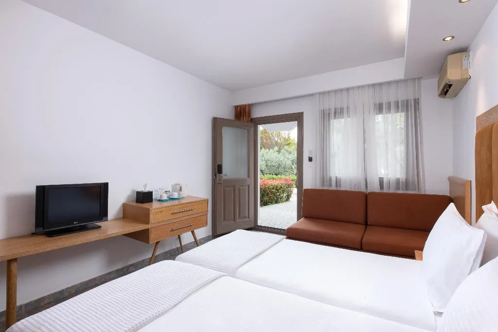 Double or Twin GARDEN VIEW Room, Alexandros Palace Hotel & Suites, Halkidiki