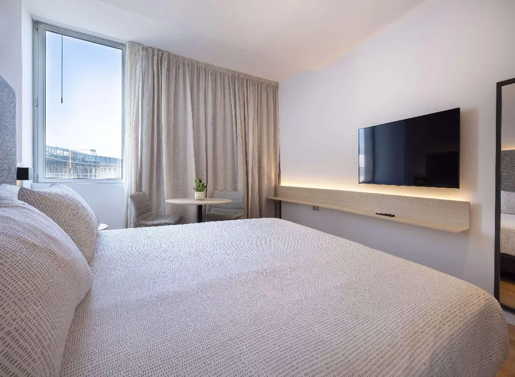 STUDIO KING SIZE BED Room, Innside Barcelona Aeropuerto, Barcelona