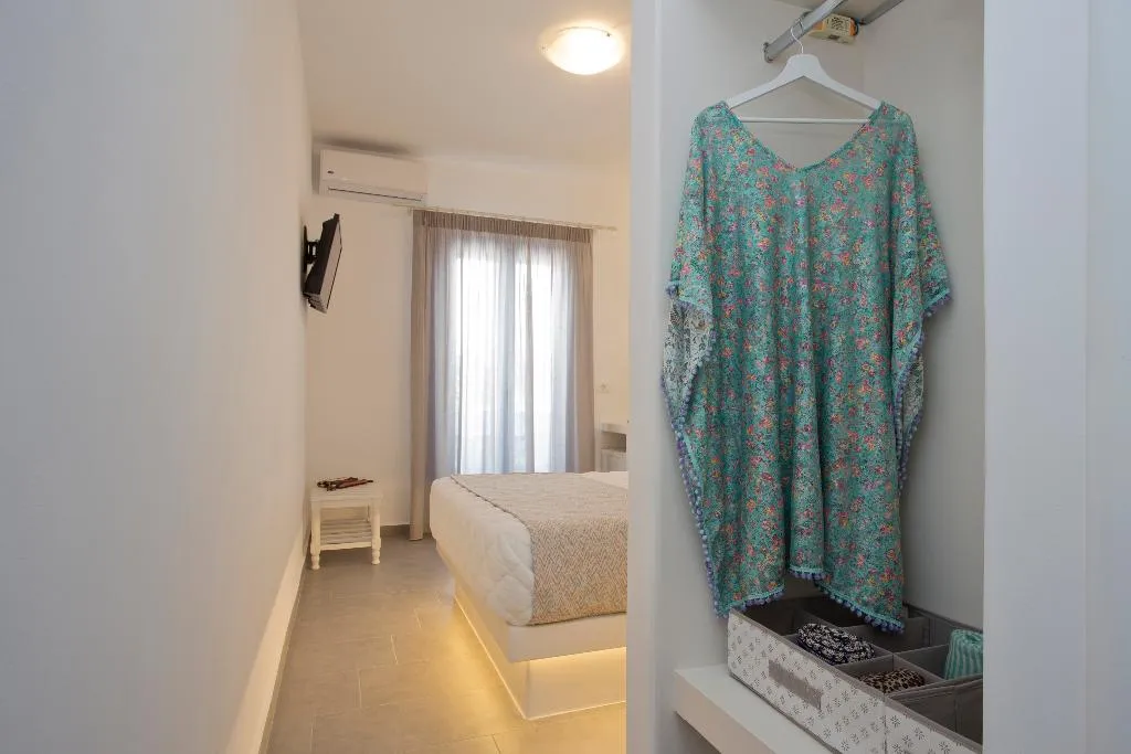 Double or Twin STANDARD Room, Alexandra, Santorini
