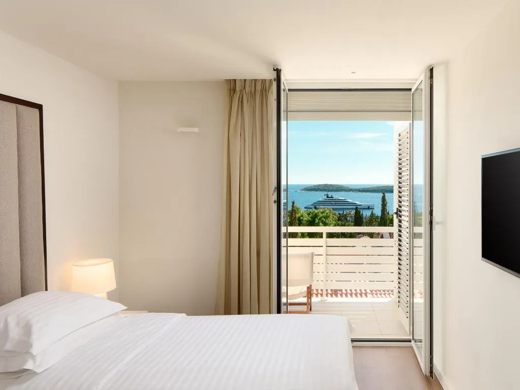 DOUBLE CLASSIC SEA VIEW Room, Amfora Hvar Grand Beach Resort, Split