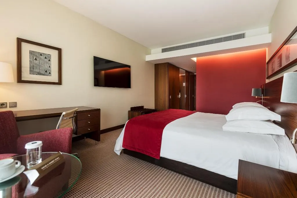 DOUBLE STANDARD Room, Lagoas Park, Lisbon