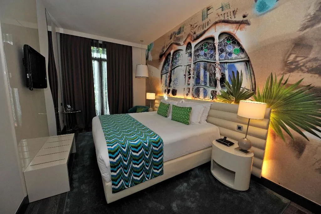 DOUBLE EXECUTIVE QUEEN BED Room, Hotel Indigo Barcelona Plaza Catalunya, Barcelona