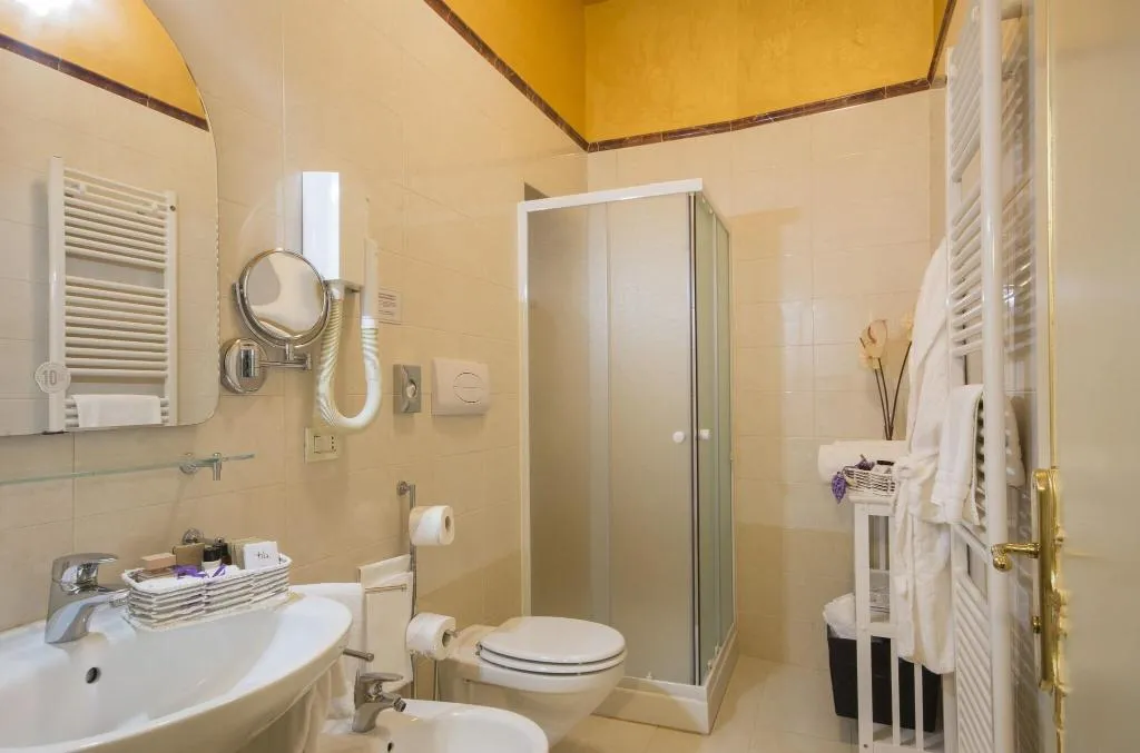 TRIPLE TWO BEDS Room, Becher, Venice