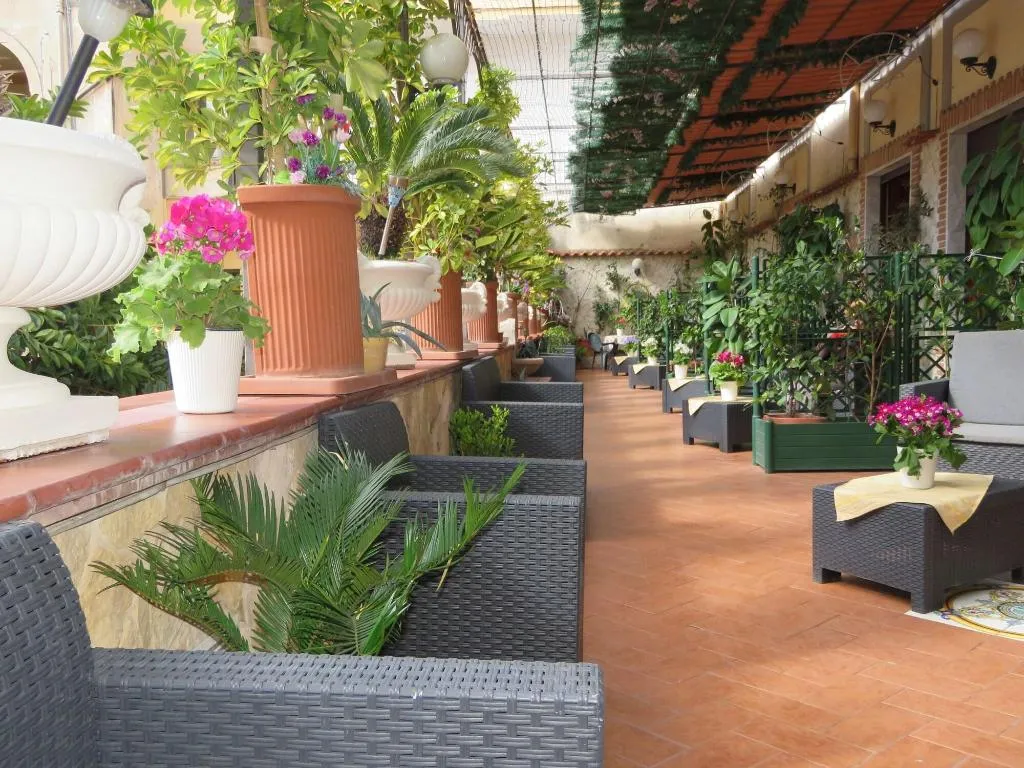 Terrace, Bed And Breakfast Medea, Naples