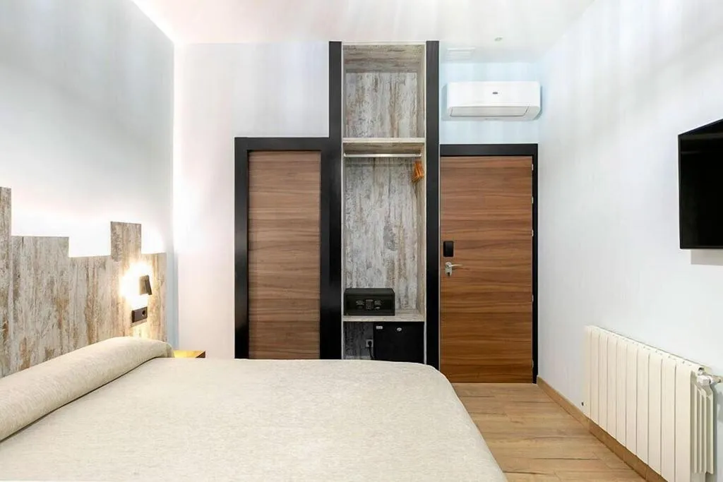 Room, Hostal Anta N Marta N, Madrid