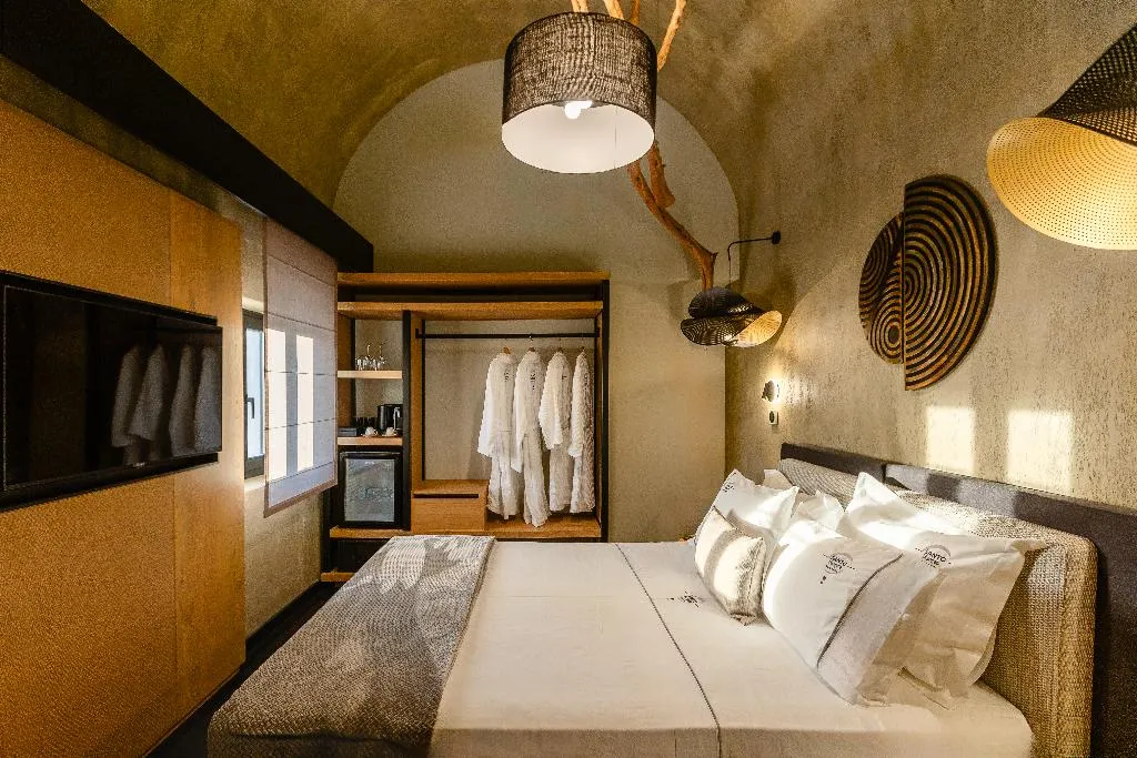 SUITE KING BED WITH JACUZZI Room, Santo Mangata Boutique Hotel & Spa, Santorini