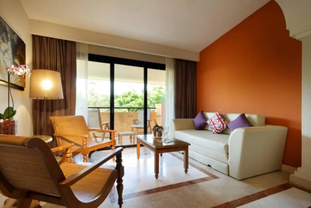 JUNIOR SUITE POOL VIEW Room, Grand Palladium Colonial Resort & Spa All Incl., Cancun Area