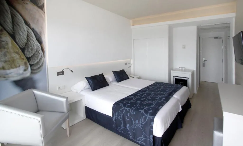 Room, BG Java, Majorca
