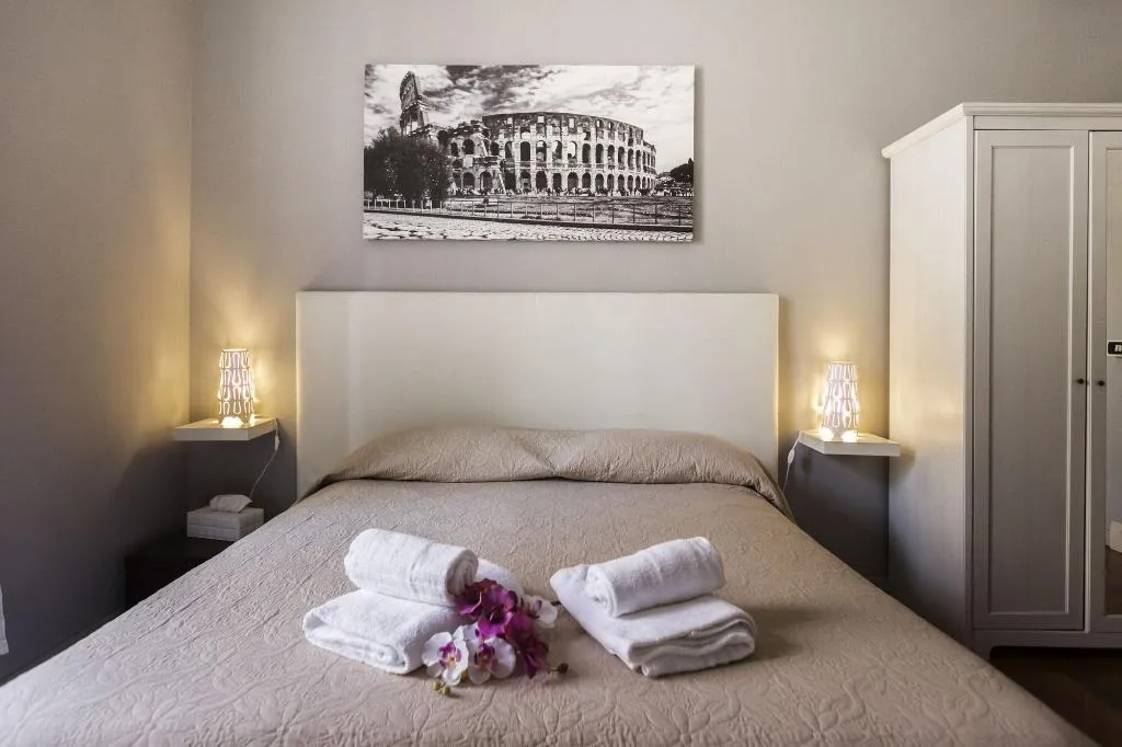 Room, Dulcis In Fundo, Rome