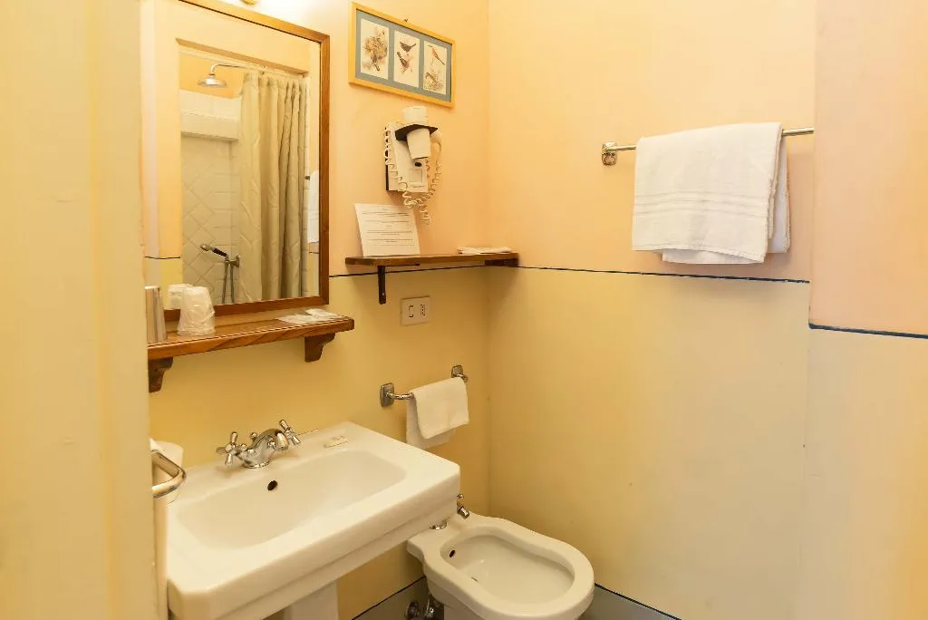 QUADRUPLE CLASSIC Room, Hotel Bonifacio, Florence