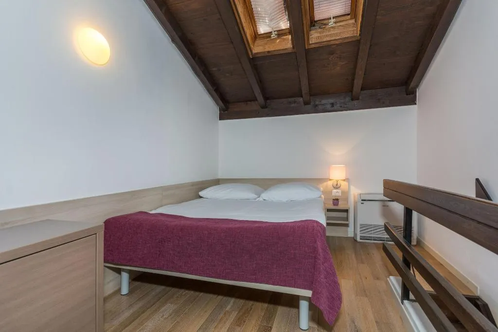 Room, Vista, Istria