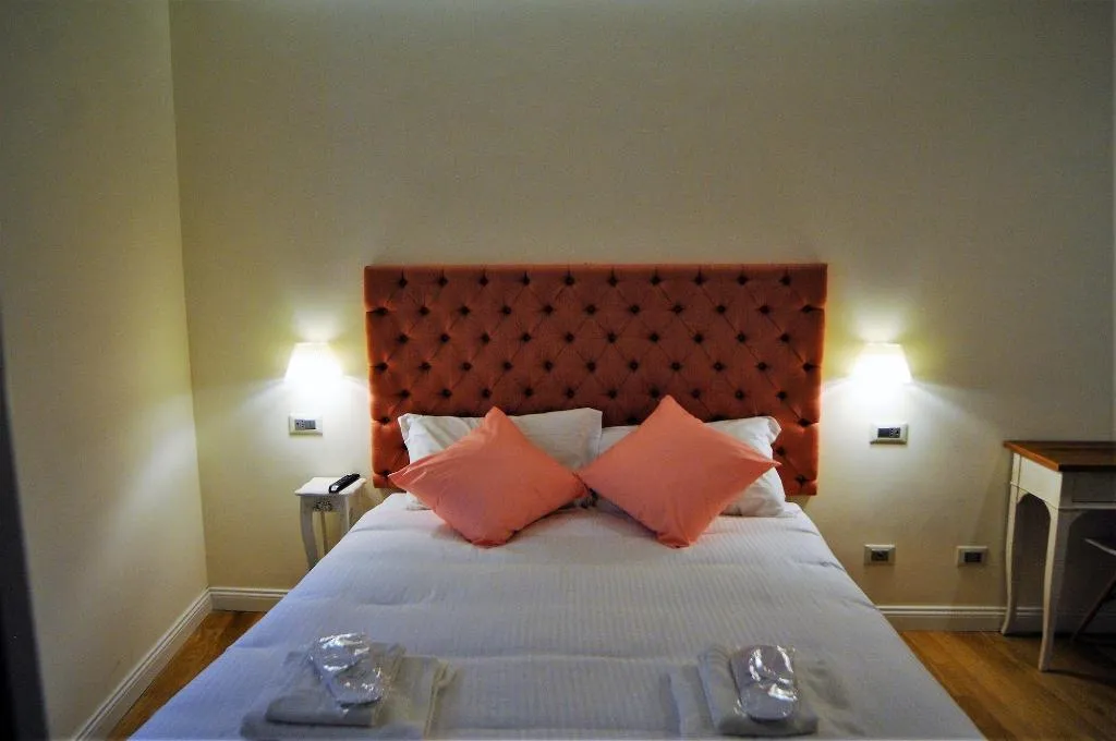Room, Magia A Trilussa, Rome