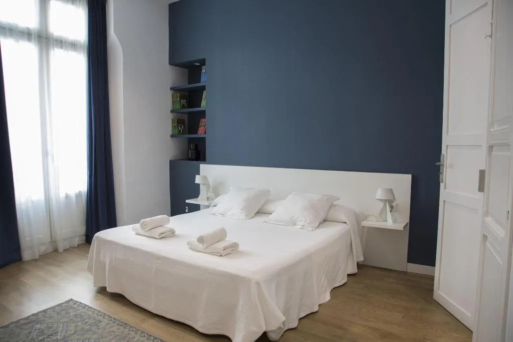 Room, L'Esplai Valencia, Valencia