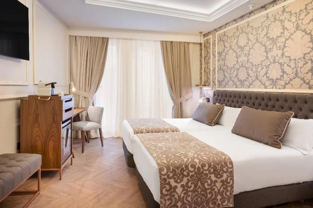 Room, Catalonia las Cortes, Madrid