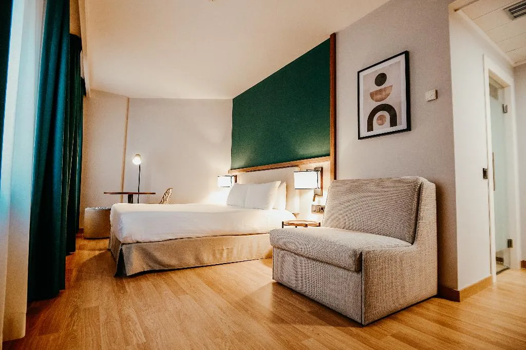 FAMILY ROOM STANDARD Room, Hotel Elche Centro Affiliated by Melia, Costa Blanca