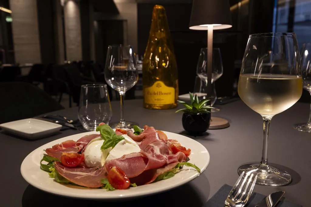 Restaurant, Joy 124 Hotel Milano, Milan