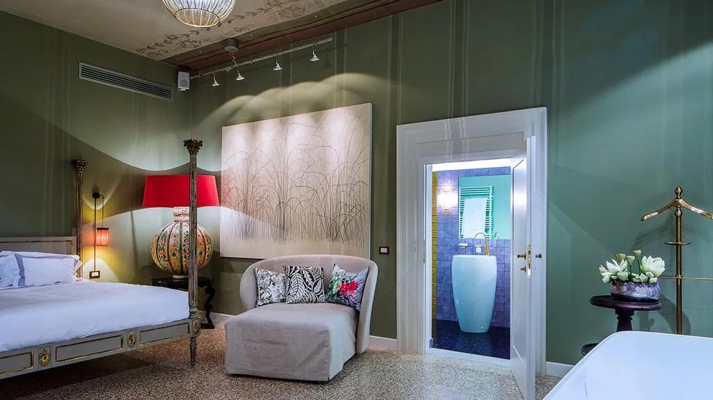JUNIOR SUITE DELUXE CANAL VIEW Room, Hotel Heureka, Venice