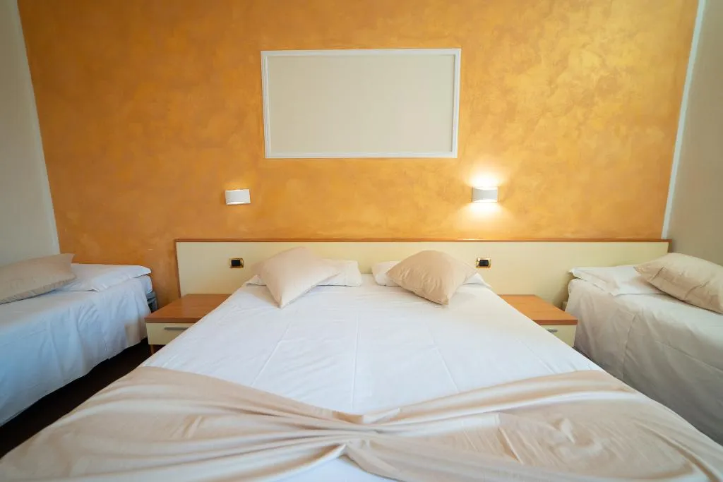 QUADRUPLE STANDARD Room, Angelica, Florence