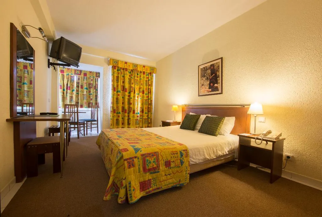 Double or Twin STANDARD Room, Holiday Inn Express Lisbon Principe Real, by IHG, Lisbon